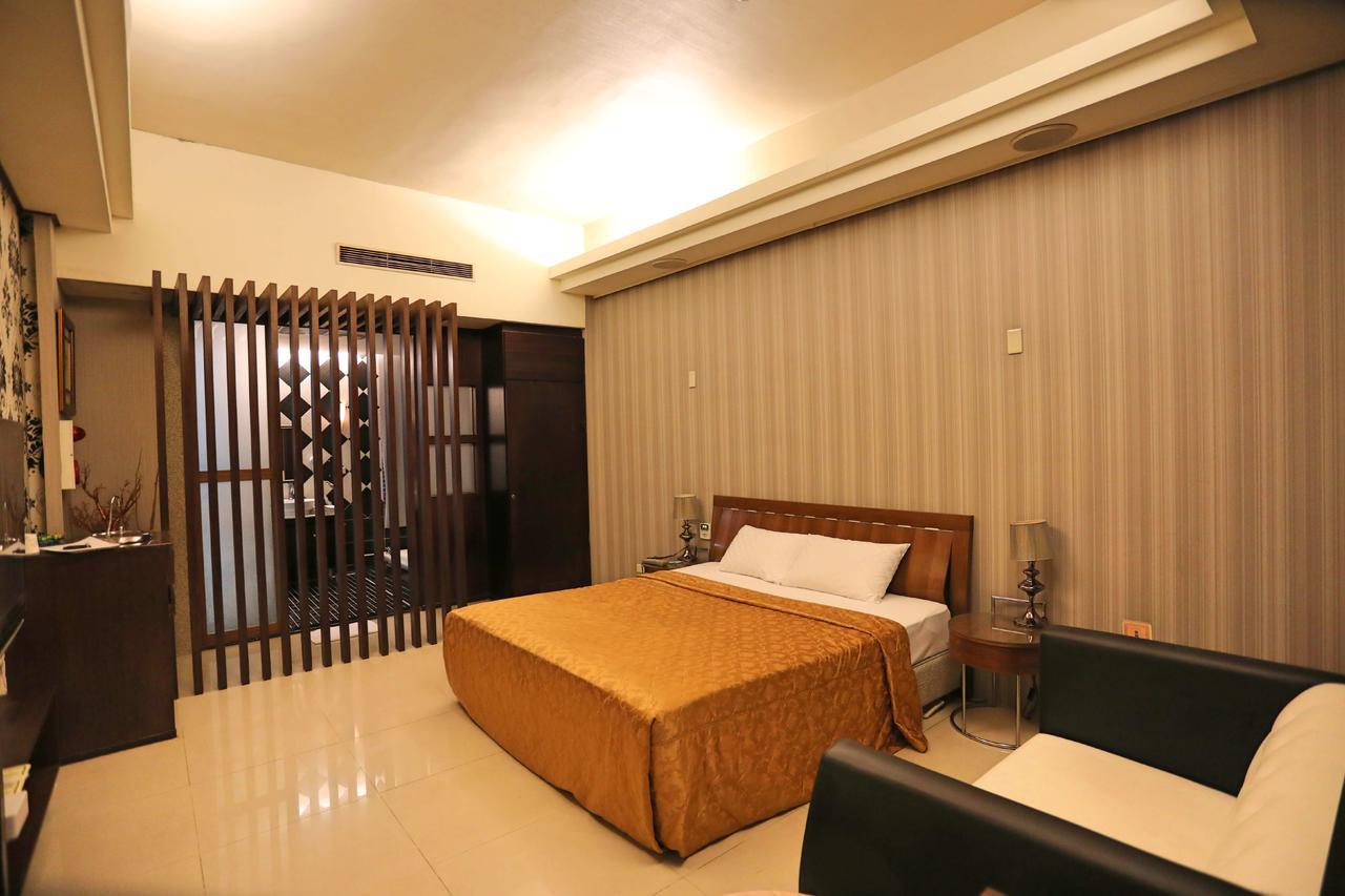 Hua Jia Motel Тайнан Екстериор снимка