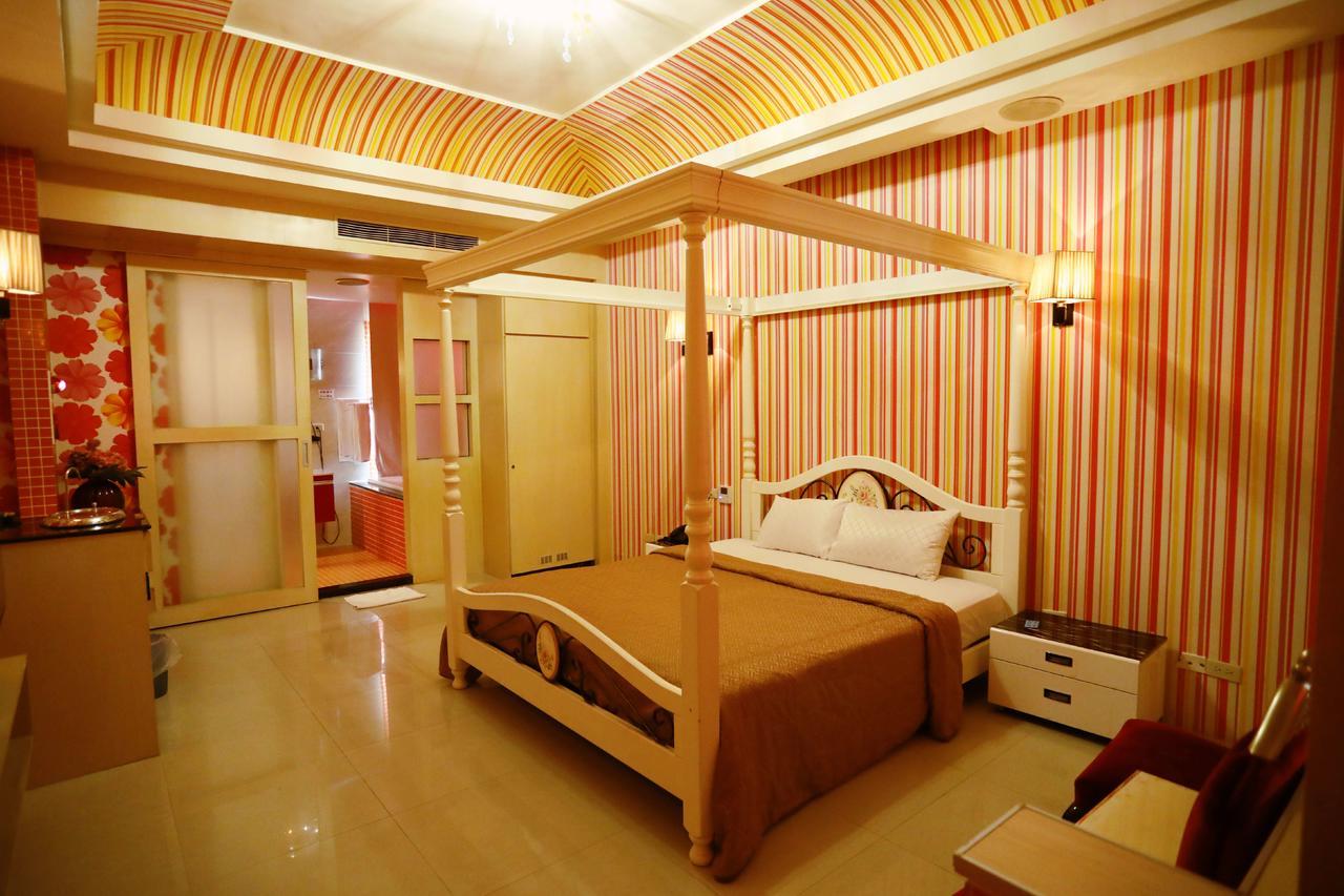 Hua Jia Motel Тайнан Екстериор снимка